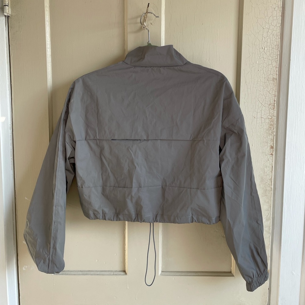 437 cropped reflector jacket. - Picture 2 of 3